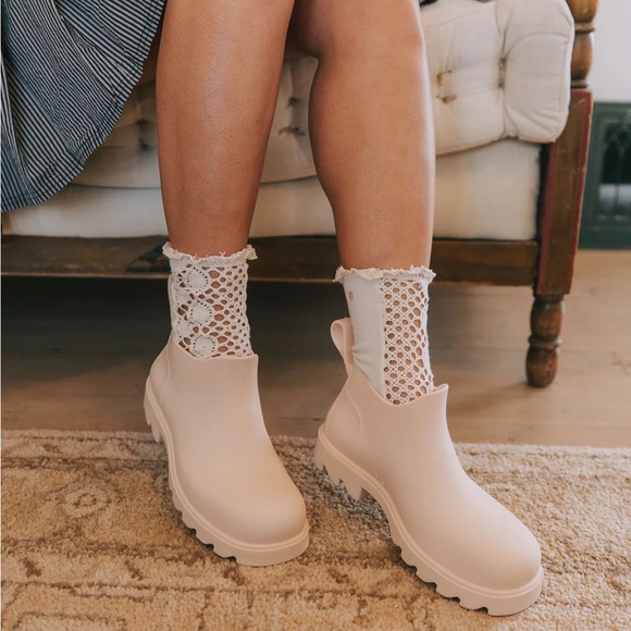 Free People Shoes - NWT Free People High Street Rain Boots - Parchment Size 8